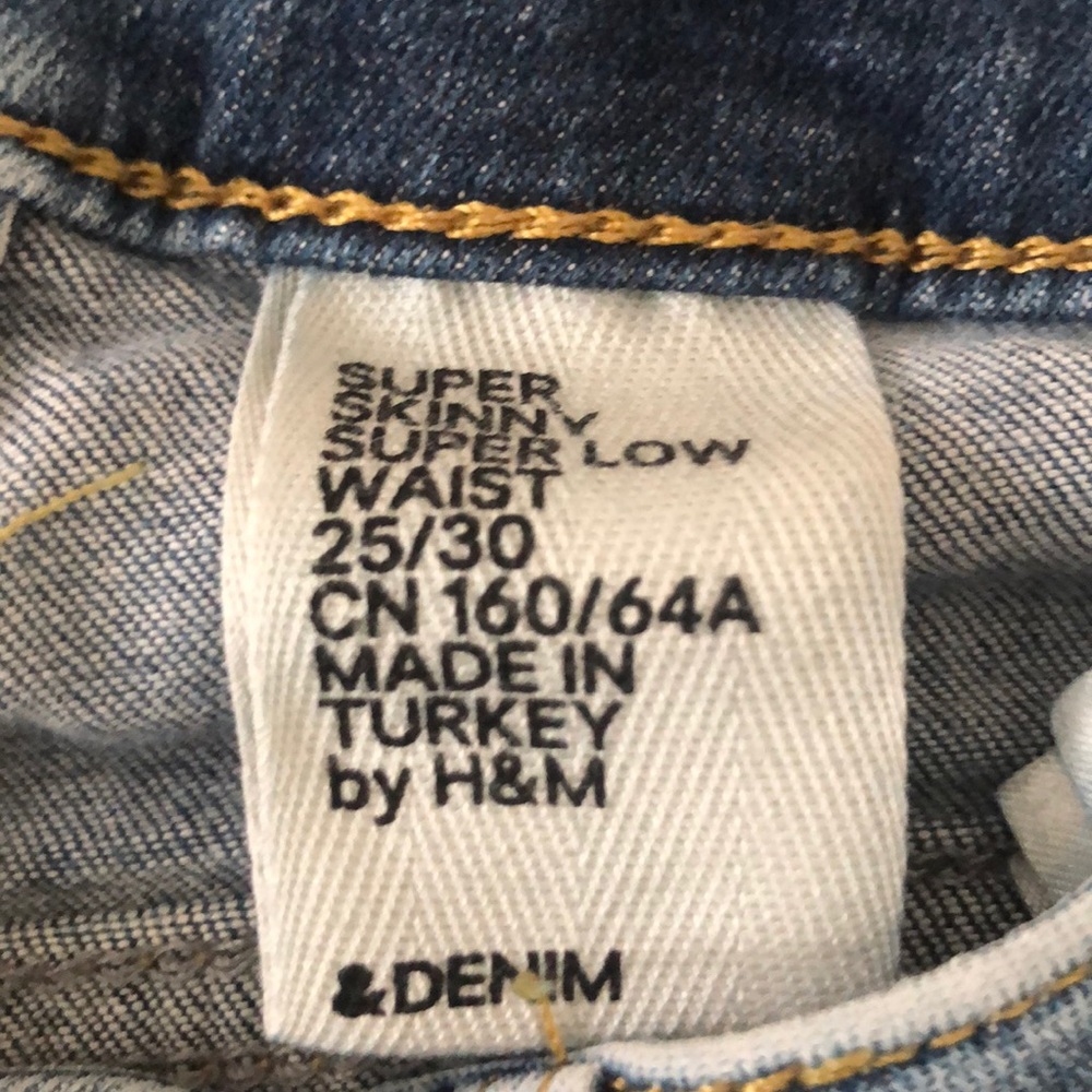 H&M Ripped Jeans - Picture 2 of 3